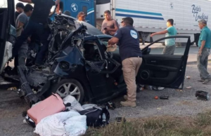 Muere mujer prensada en fatal choque contra autobús en carretera Victoria- Matamoros.