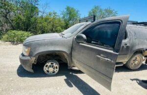 De San Fernando hacia Matamoros Dos hombres murieron en enfrentamientos y bloqueos.