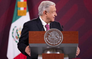 Se bajan candidatos y aliados del bloque opositor porque ya descubrieron la simulación: AMLO