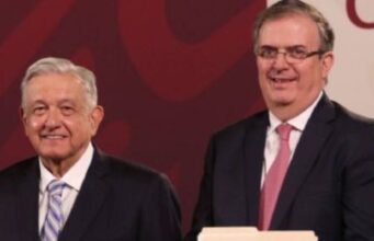 AMLO se reúne con Marcelo Ebrard en Palacio Nacional