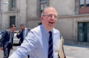 Marcelo Ebrard se despide de la SRE, presenta su renuncia oficial a AMLO