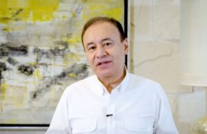 Alfonso Durazo entrega escrituras, becas y supervisa obras en San Luis Río Colorado