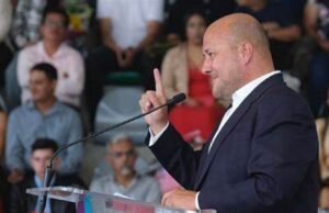 Enrique Alfaro se reúne con AMLO tras desacuerdo con Movimiento Ciudadano