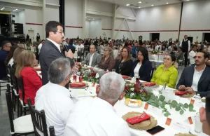Preside el rector festejos navideños del SUTUAT