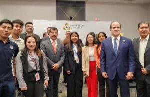 Estudiantes de la UAT destacan en simposio de educación en el South Texas College