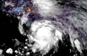 Huracán Erick se acerca a México con fuerza: alerta en Oaxaca y Guerrero por posible categoría 3