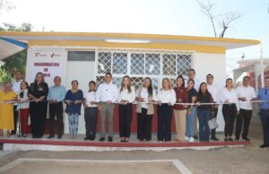 Entrega alcalde aula educativa en arranque del ciclo escolar en Victoria.
