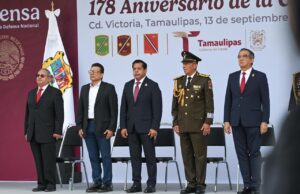 Participa alcalde junto al Gobernador en ceremonia cívico-militar en Victoria