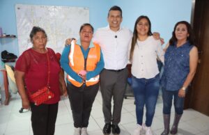 Reconoce alcalde labor de servicios públicos