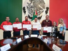 Acerca Municipio trámites administrativos a trabajadores del IMSS.