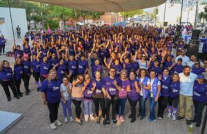 Con energía y entusiasmo participan Lalo y Lucy en Zumbaton con Causa.