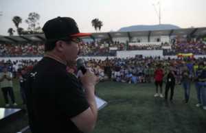 El rector inaugura la Copa UAT 2026 con Ricardo “Diablito” Chávez como invitado de honor