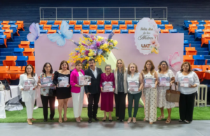 Dámaso Anaya reconoce la labor de las madres trabajadoras de la UAT