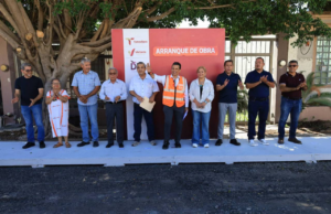 Dan banderazo a pavimentación de calle del Fracc. Las Misiones