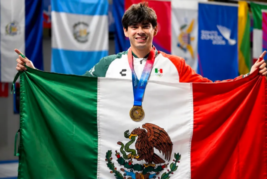 Estudiante de la UAT conquista el oro en esgrima en Santo Domingo 2026
